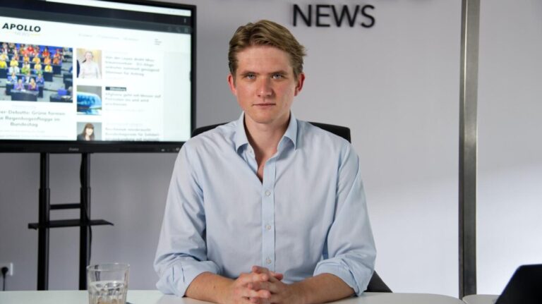 „Apollo News“-Chefredakteur Max Mannhart will sich und sein Portal nicht von der Linksparteivertreiben lassen.