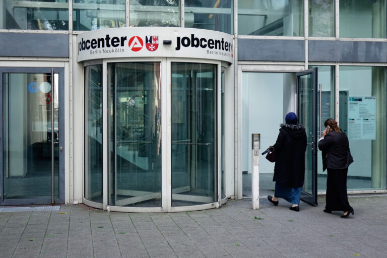 23.10.2019,?Neukoelln, Mainzer Strasse, Berlin,?Die Agentur fuer Arbeit ist eine Behoerde in Berlin Neukoelln. Deutschland hat Probleme, qualifizierte Fachkräfte anzuwerben.
