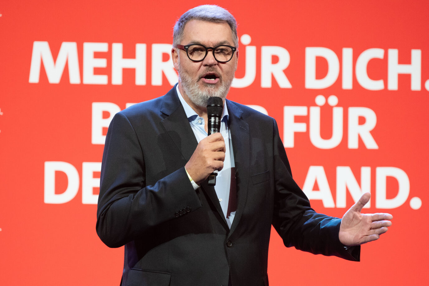 Will an der Brandmauer zur AfD festhalten: Dortmunds Oberbürgermeister Thomas Westphal (SPD). Foto: picture alliance / SvenSimon | Malte Ossowski/SVEN SIMON