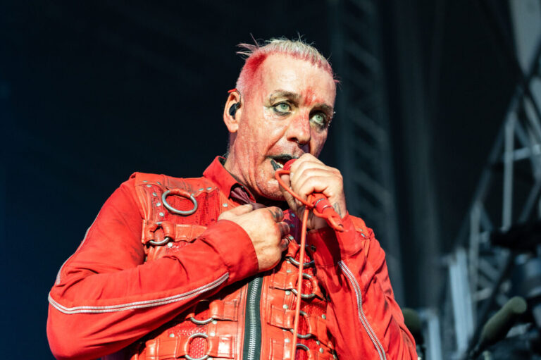 Rammstein-Sänger Till Lindemann: Vor zwei Jahren erhoben mehrere Frauen Mißbrauchsvorwürfe gegen ihn. (themenbild)