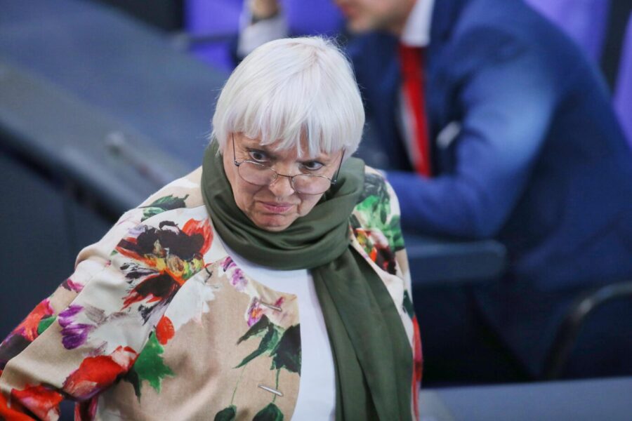 Bolz. Unter ihrer Verantwortung als damaliger Kulturstaatsministerin erhielt das Musikstück eine Förderung: Claudia Roth (Grüne). Foto: picture alliance / dts-Agentur |
