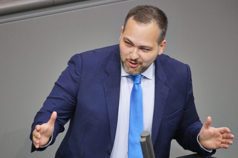 Der AfD-Digitalpolitiker Ruben Rupp warnt vor einer „Totalüberwachung unter dem Deckmantel des Kinderschutzes“. Foto: picture alliance / dts-Agentur |