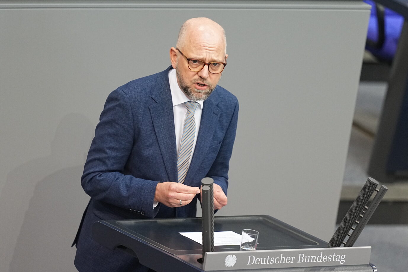 Der Grünen-Bundestagsabgeordnete Till Steffen, der Kritik an der Wahlrechtskommission von Union und SPD übt.
