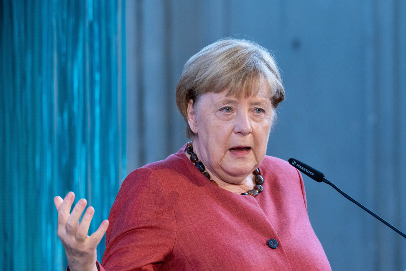 Verteidigt ihre Grenzöffnung von 2015 vehement: Angela Merkel (CDU), ehemalige Bundeskanzlerin. Foto: picture alliance/dpa | Stefan Sauer