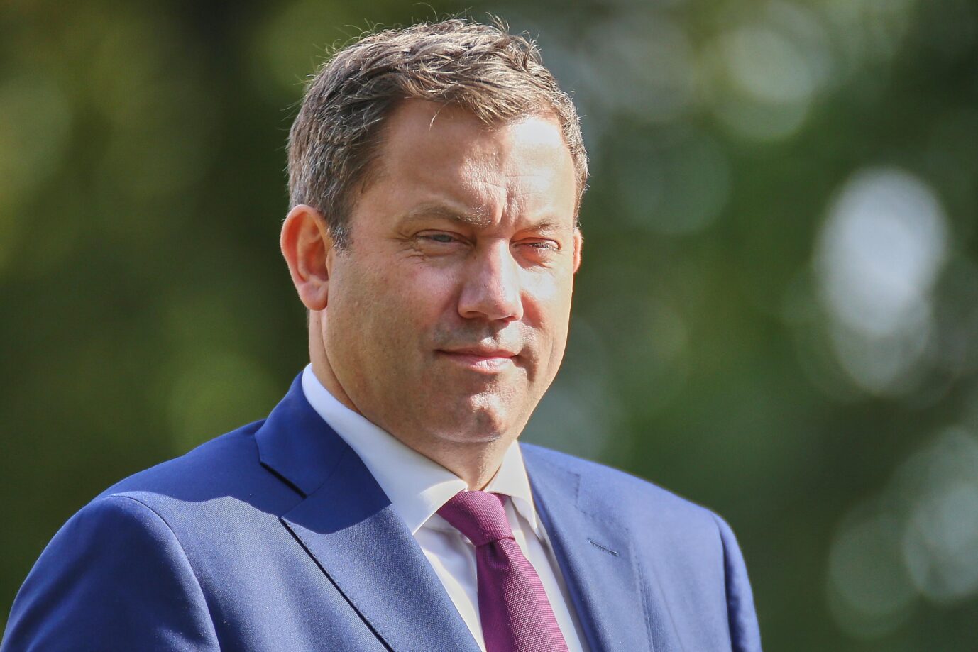 Er hat die Haare schön und will, daß das auch so bleibt und für die Nachwelt festgehalten wird: Bundesfinanzminister Lars Klingbeil (SPD). Foto: picture alliance / dts-Agentur | -