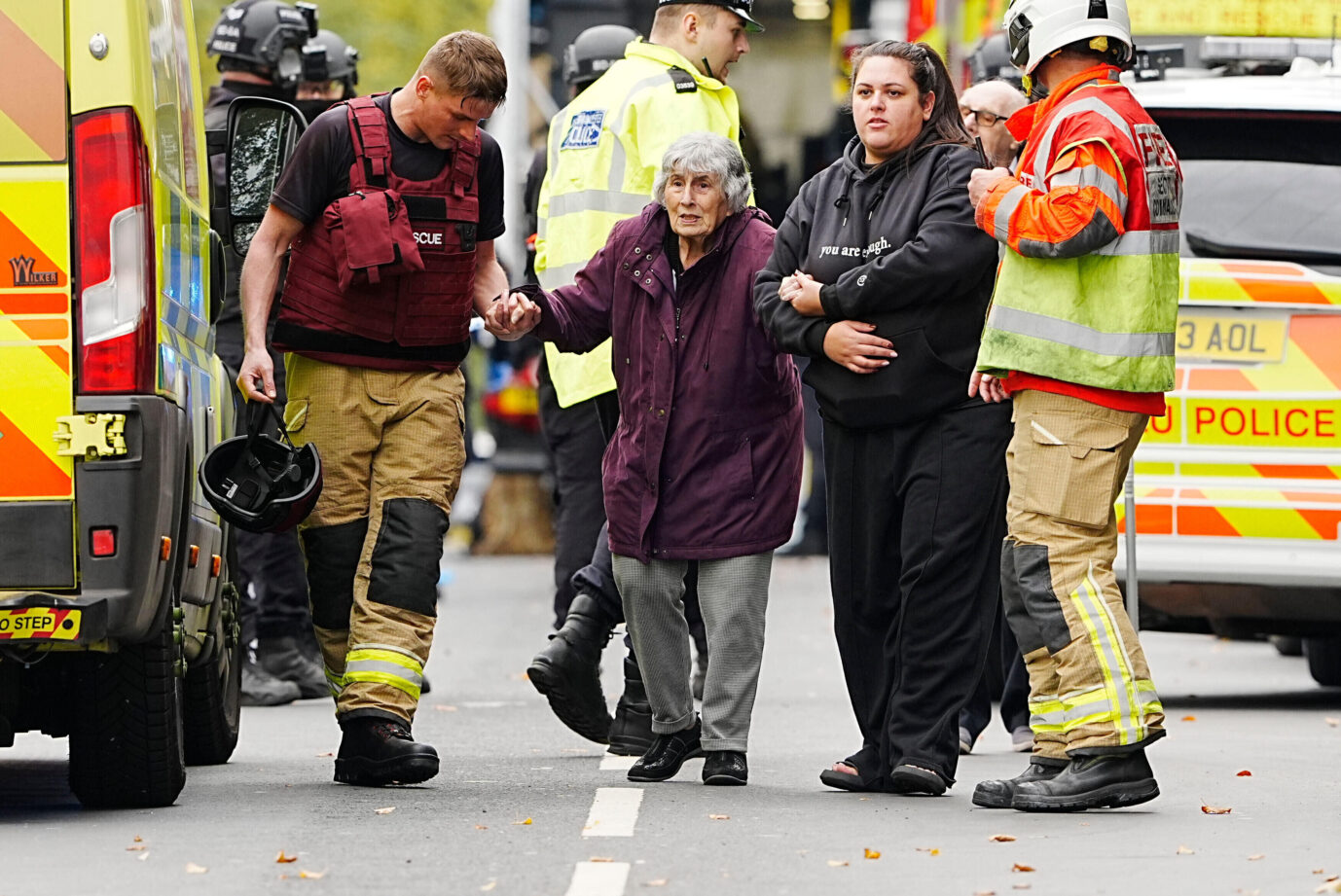 Vier Menschen wurden bei dem Anschlag in Manchester verletzt. Foto: picture alliance / ASSOCIATED PRESS | Peter Byrne
