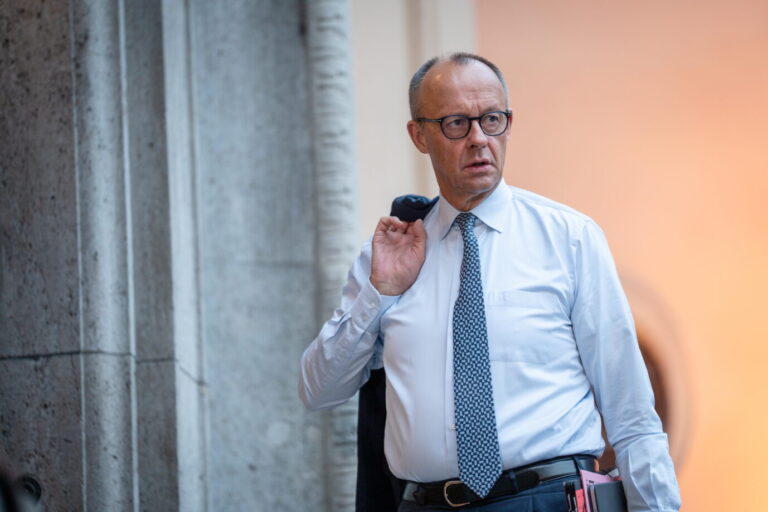 Bundeskanzler Friedrich Merz bei seiner Ankunft an der Villa Borsig