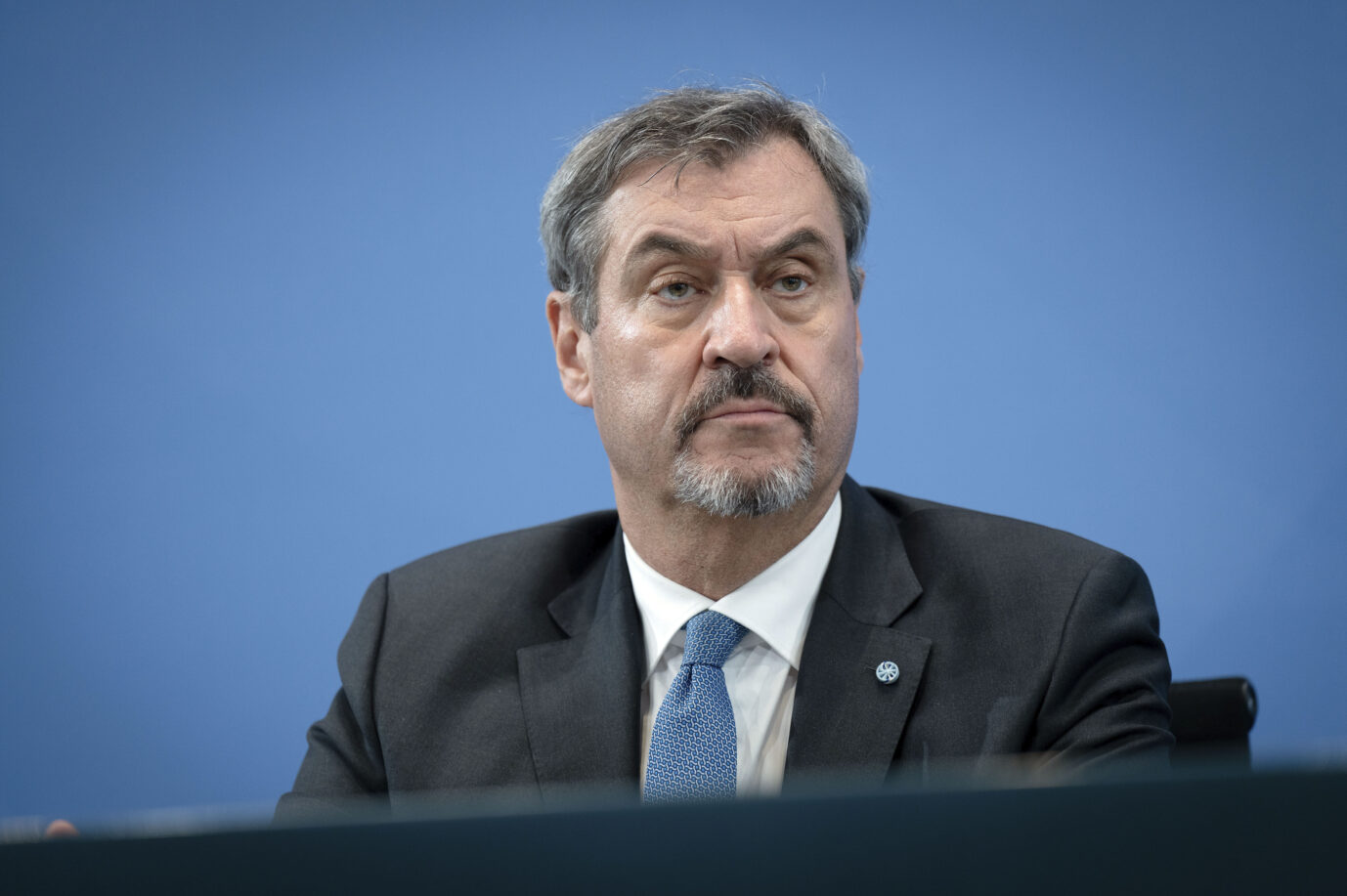 Bayerns Ministerpräsident Markus Söder (CSU) zur Waffenruhe im israelisch-arabischen Konflikt: „Die Hamas muß ihre Waffen abgeben und darf keine Rolle mehr spielen.“ (Themenbild/Porträt)