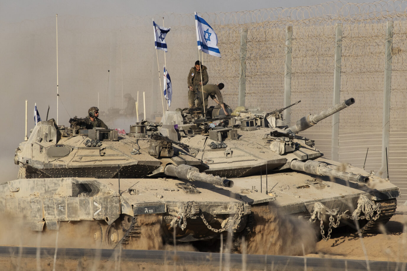 Ein israelischer Panzer im Grenzgebiet zwischen Gaza und Israel