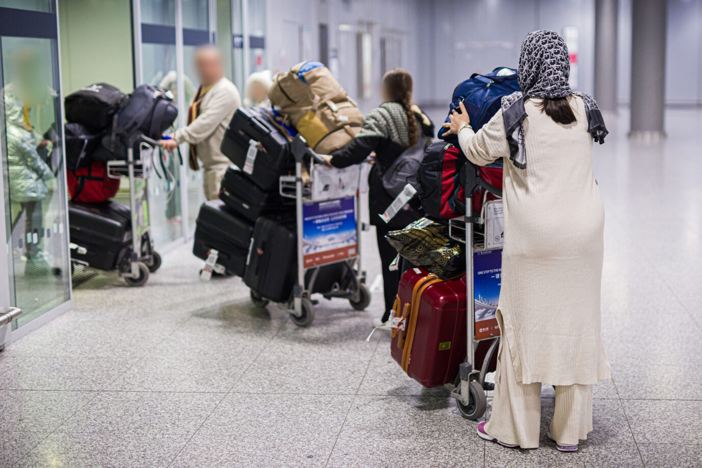 Ankunft am Donnerstag Hannover: Afghanen, die die Bundesregierung erneut nach Deutschland hat einfliegen lassen.