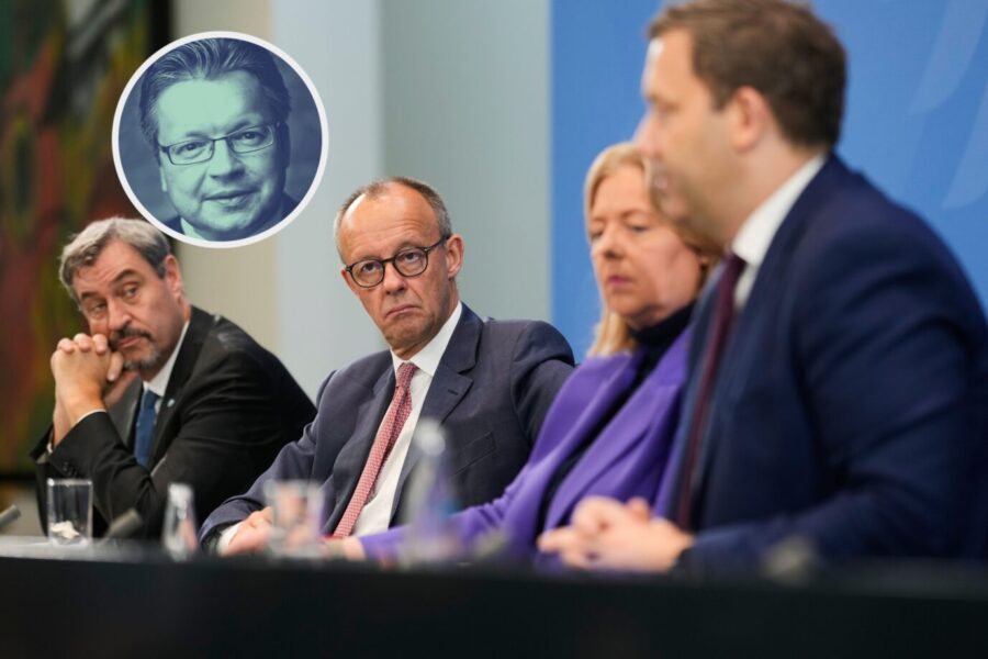 Das Bild zeigt Bayerns Ministerpräsidenten Markus Söder (CSU), Bundeskanzler Friedrich Merz (CDU), Bundesarbeitsministerin Bärbel Bas (SPD) und Bundesfinanzminister Lars Klingbeil (SPD). Schwarz-Rot ist in einer Regierungskrise. Schlimmer als die Ampel
