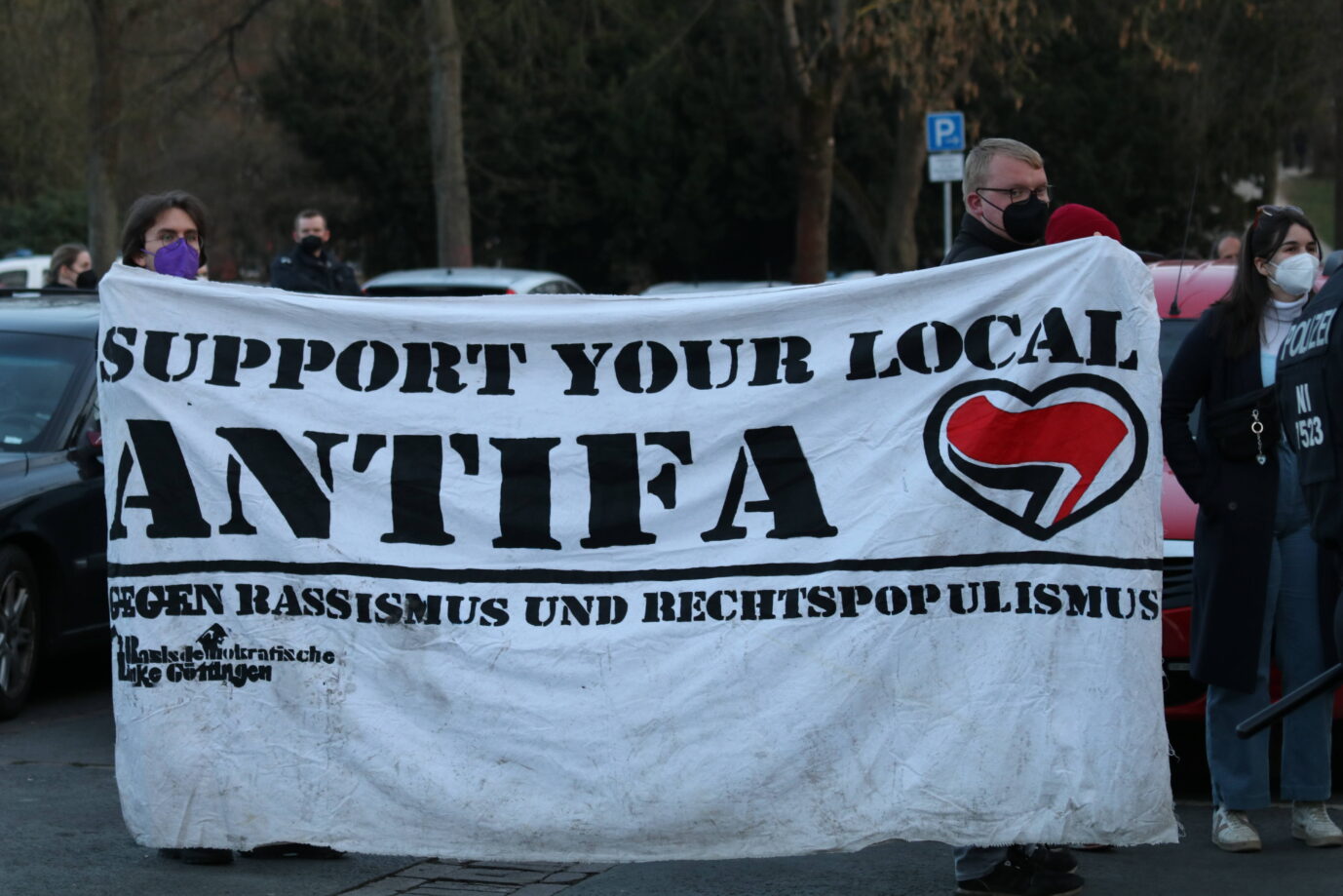Das Bild zeigt Antifa-Demonstranten in Göttingen. Ein CDU-Büro wurde attackiert.
