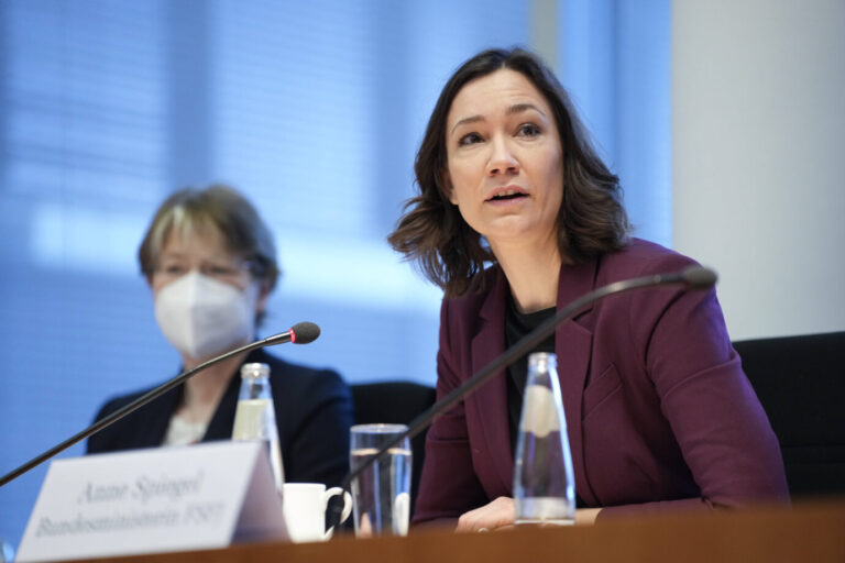 Gibt bald ihr Comeback: Anne Spiegel (Grüne). IMAGO / Political-Moments