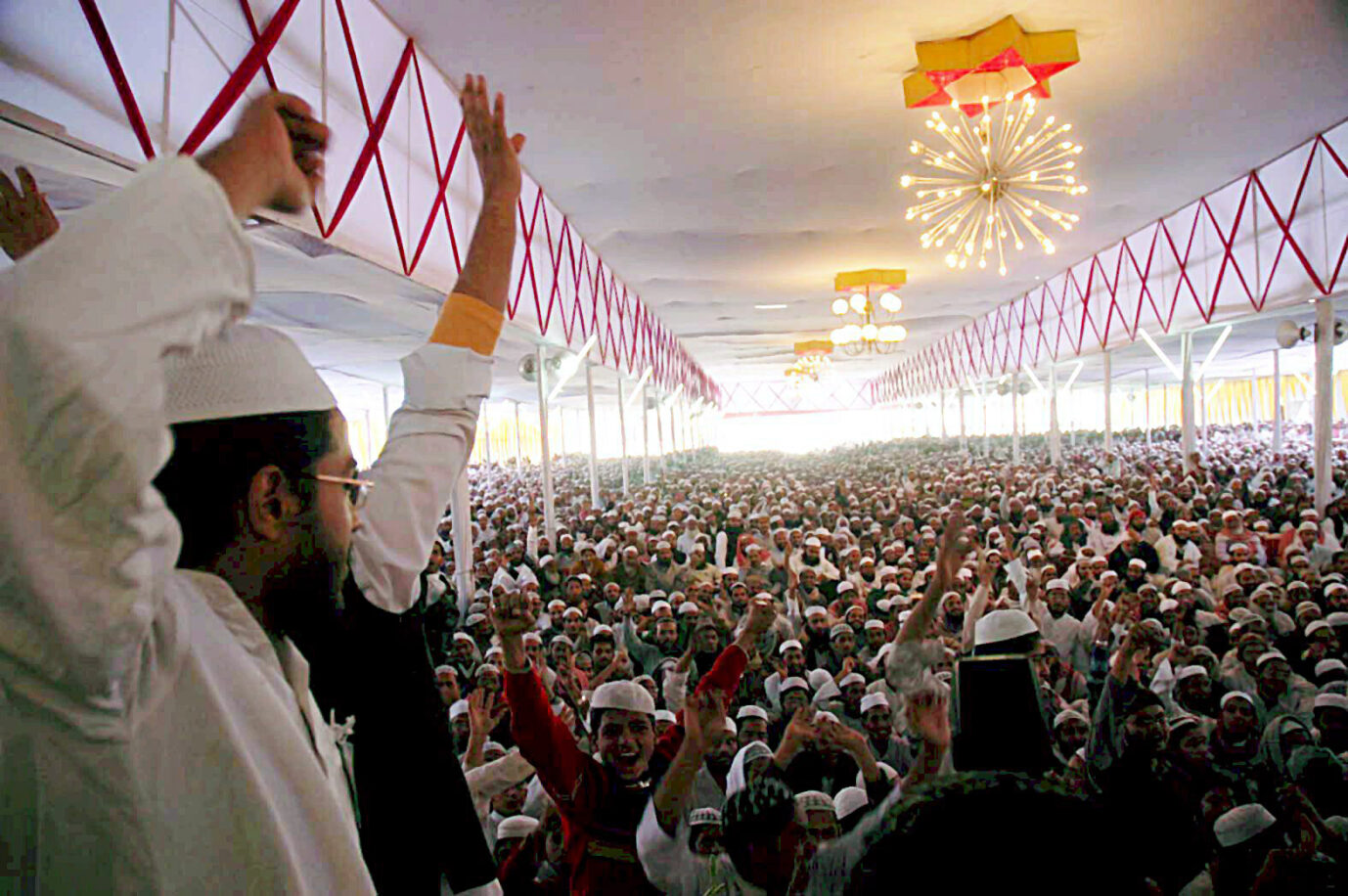 Wo auch Taliban lernen: Schüler der islamischen Hochschule in Deoband nehmen am Unterricht teil (Archivbild).