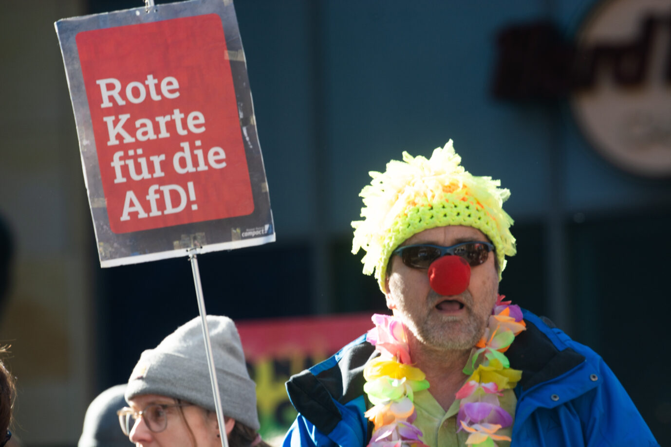 Hundreds of protesters gather near the Gurzenich Hall where the AFD conference takes place in Cologne, Germany, on March 5, 2025. (Photo by Ying Tang/NurPhoto). Jetzt geht es um Gießen.