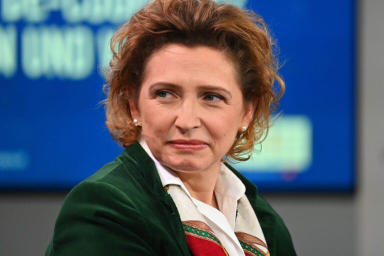 Ex-FDP-Generalsekretärin Nicola Beer wurde jetzt Opfer der Antifa.