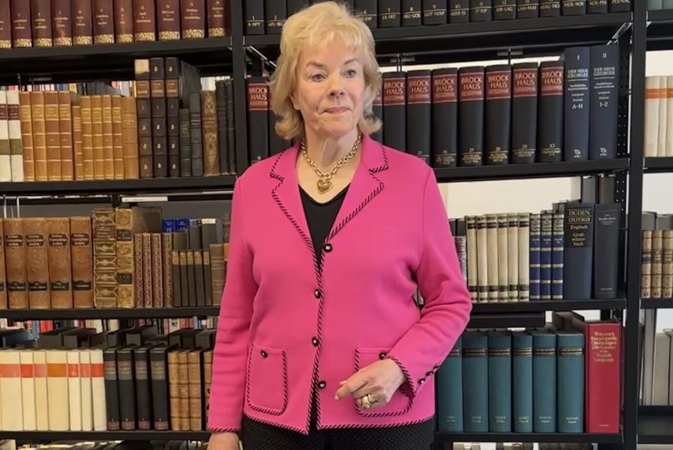 Die Vorsitzende der Desiderius-Erasmus-Stiftung, Erika Steinbach, im Juni in der Berliner Bibliothek des Konservatismus im Juni.