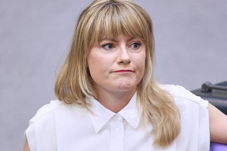 Parlamentarisches Kontrollgremium: Die Linken-Abgeordnete Clara Bünger darf nicht die Geheimdienste kontrollieren.