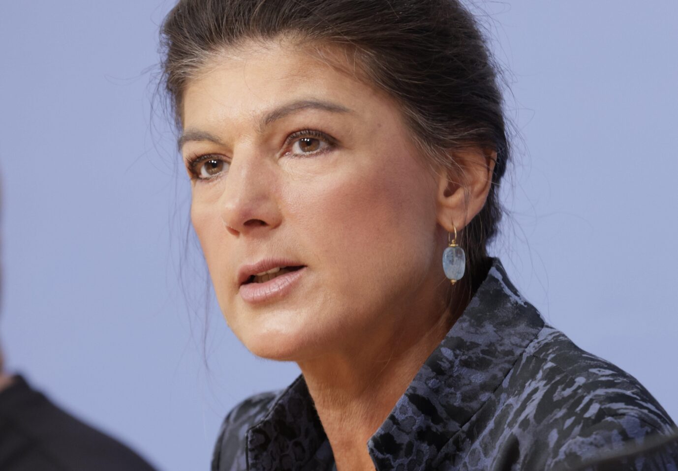 Im Moment weiß niemand, ob Sahra Wagenknecht, das BSW verläßt.