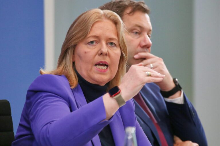 Auftritte im Basta-Stil: Die SPD-Vorsitzenden Bärbel Bas und Lars Klingbeil dominieren die Regierungspolitik.