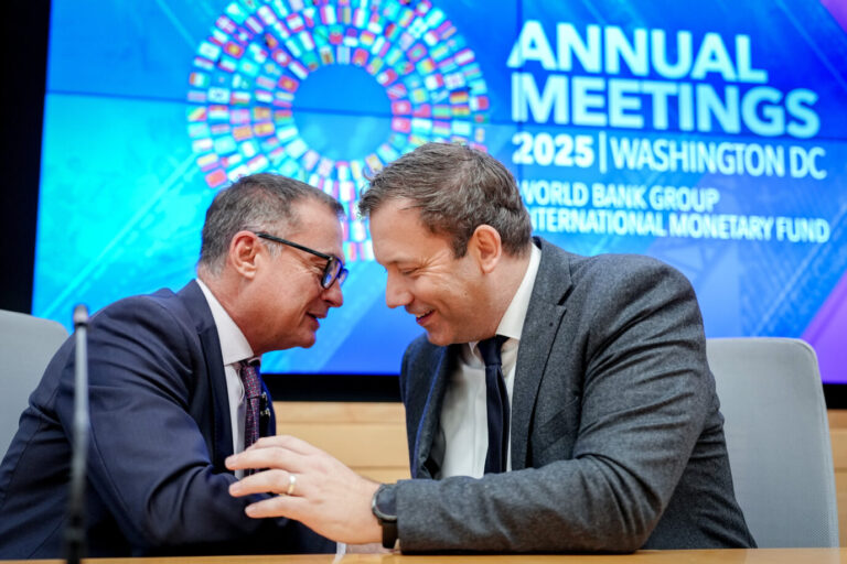 Bundesbank-Präsident Joachim Nagel mit Parteifreund Lars Klingbeil. Gemeinschaftlich, Schulden finanzierte EU-Projekte stehen auf dem Plan.