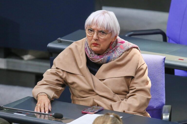 Will noch mehr deutsches Steuergeld für den Regenwald: Claudia Roth (Grüne). Foto: picture alliance / dts-Agentur | -