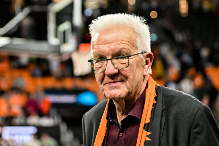 Läßt sich gerne ablichten: Baden-Württembergs Ministerpräsident Winfried Kretschmann. Foto: picture alliance / nordphoto GmbH | Hafner