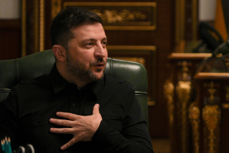 Will bald eigenen Raketen produzieren: Der ukrainische Präsident Wolodymyr Selenskyj. Foto: picture alliance / ASSOCIATED PRESS | Andrea Rosa