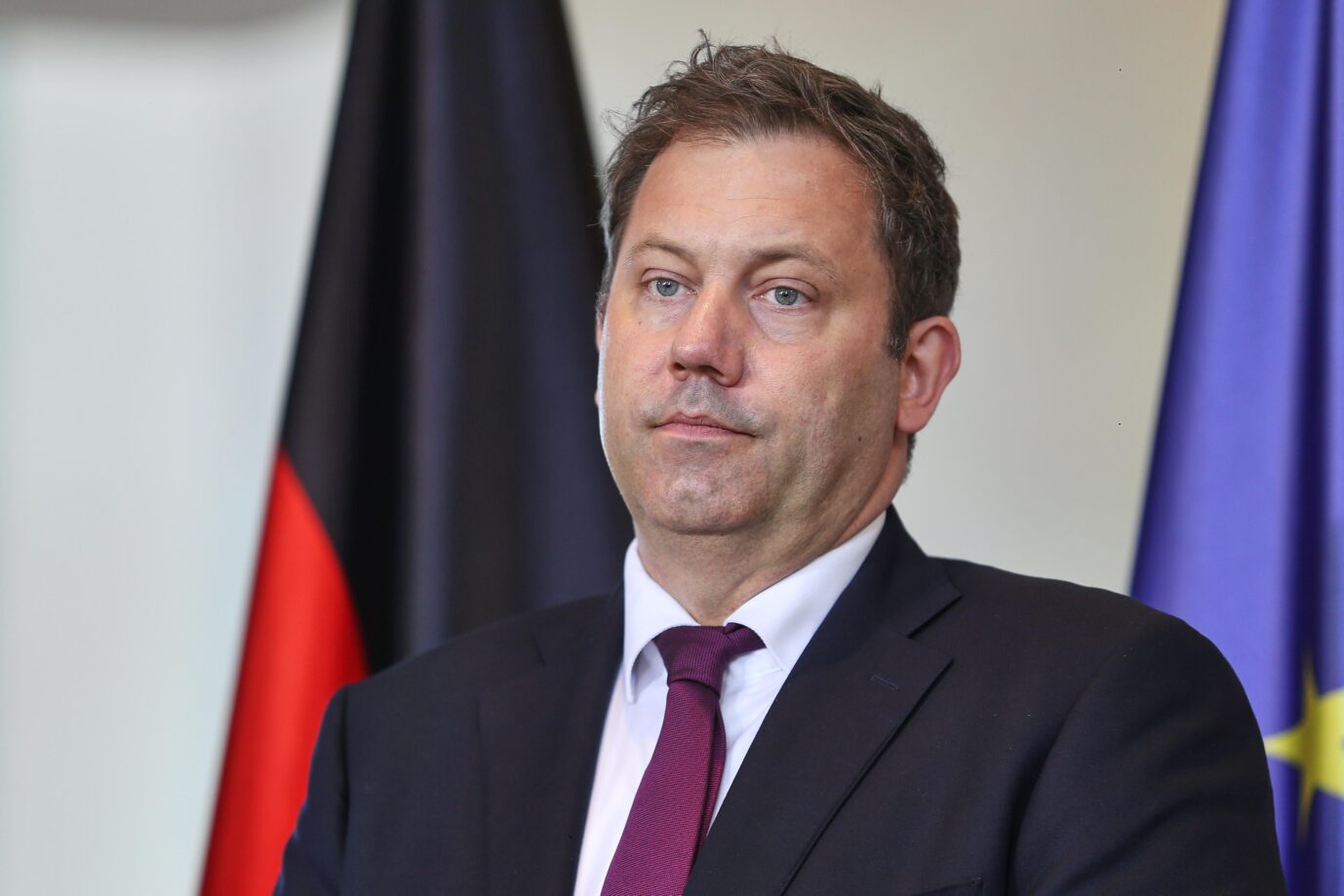 Stellt sich in der Debatte um Das Bürgergeld gegen den linken Parteiflügel: Lars Klingbeil (SPD). Foto: picture alliance / dts-Agentur