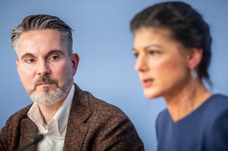 Der neue und die alte BSW-Vorsitzende: Fabio de Masi mit Sahra Wagenknecht.