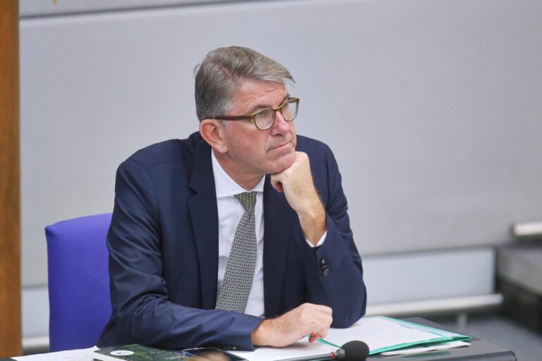 Kulturstaatsminister Wolfram Weimer: Seit Monaten im Kreuzfeuer der Korruptions- und Plagiatsvorwürfe. (Themenbild)