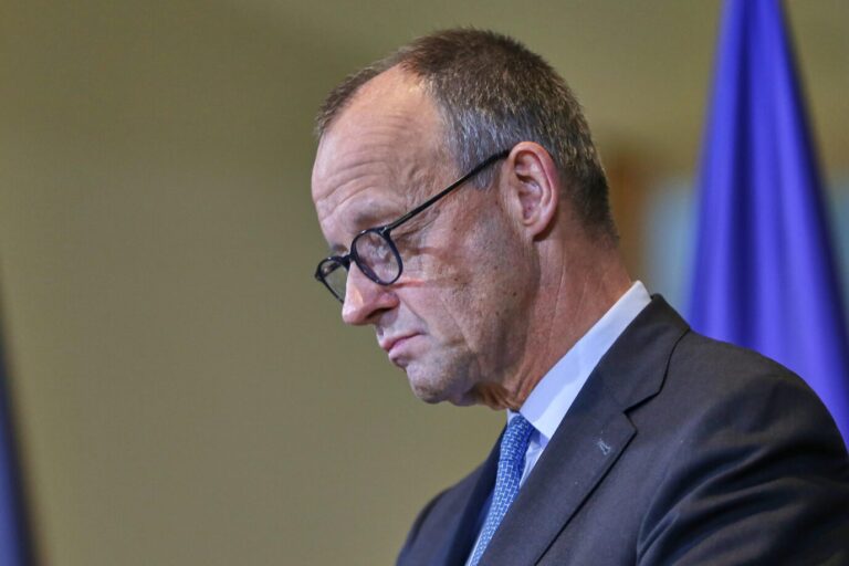 Seine Rede zum Integration wurde von Protesten überschattet: Bundeskanzler Friedrich Merz (CDU). Foto: picture alliance / dts-Agentur