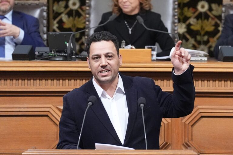 Deniz Celik ist Vizepräsident der Hamburgischen Bürgerschaft.