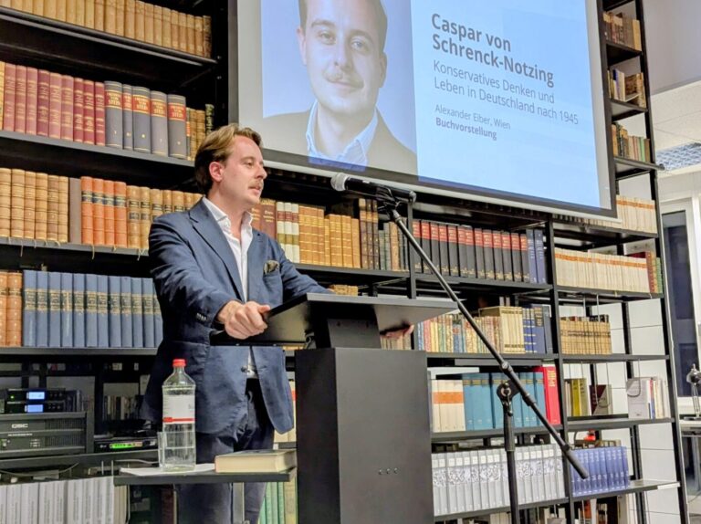 Politikwissenschaftler Alexander Eiber: „Schrenck-Notzing bildet schon als junger Mann eine Abscheu gegenüber allen Kollektiven aus.“ (Themenbild)