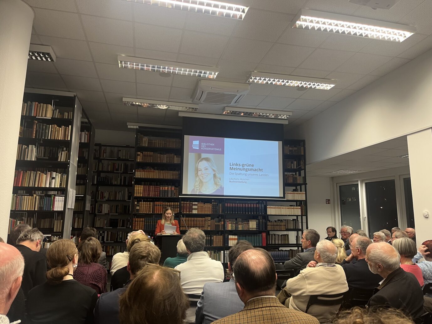 Julia Ruhs stößt in der BdK auf Zuspruch – aber auch auf viel Kritik. Foto: JF.