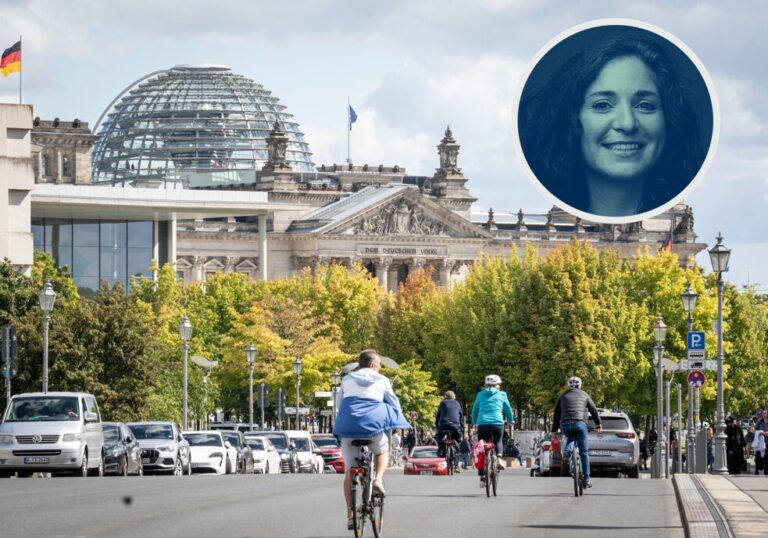 Bäume verdecken den Reichstag: Nun soll Berlin noch mehr Bäume bekommen.