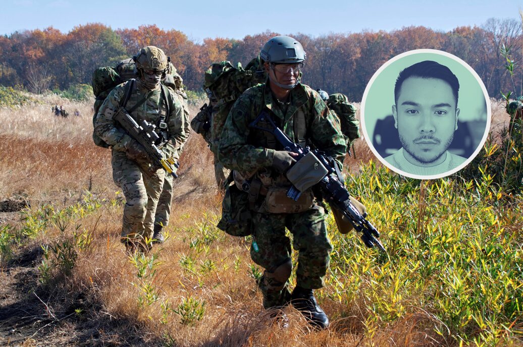 Japanische Soldaten während eines Manövers: Das Land rüstet auf.