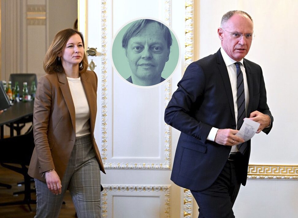 Messerstecher. Verlangen knallhart eine Unterschrift von Migranten: Ministerin Claudia Plakolm und Innenminister Gerhard Karner (beide ÖVP). Foto: picture alliance / ROLAND SCHLAGER / APA /