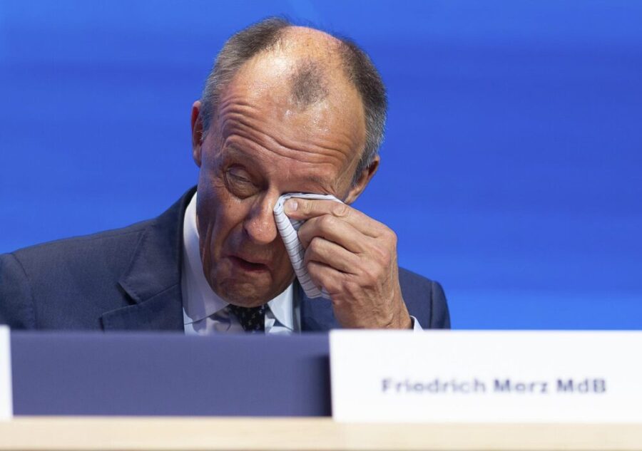 Die Junge Union erweist sich für ihn als schwieriges Publikum: Kanzler Friedrich Merz (CDU) Foto: picture alliance / Chris Emil Janßen | Chris Emil Janssen