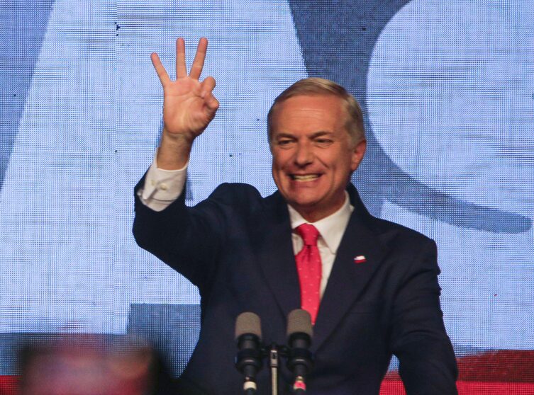 Geht als klarer Favorit in die Stichwahl am 14. Dezember: José Antonio Kast. Foto: picture alliance / NurPhoto | Reinaldo Ubilla