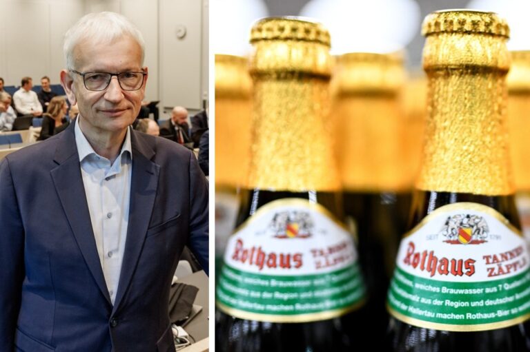 Umwelthilfe-Geschäftsführer Jürgen Resch und sein neues Opfer: Das staatliche Klima-Bier Tannenzäpfle von Rothaus.