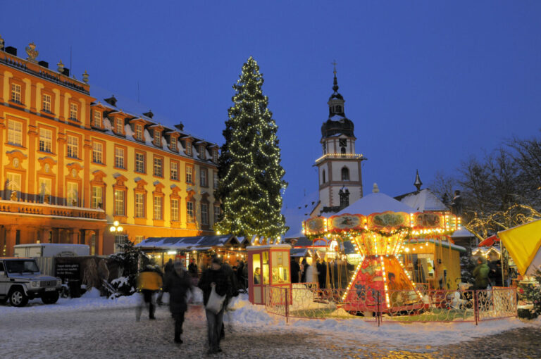 Am Weihnachtsmarkt in Schloß Erbach spielen sich unfassbare Szenen ab. Foto aus dem Archiv: Volker Rauch/Shotshop/picture alliance.