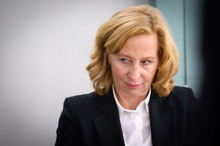 Ehemalige Chefin des RBB, Patricia Schlesinger, wegen eines anderen Verfahrens vor dem Arbeitsgericht Berlin. (Themenbild)