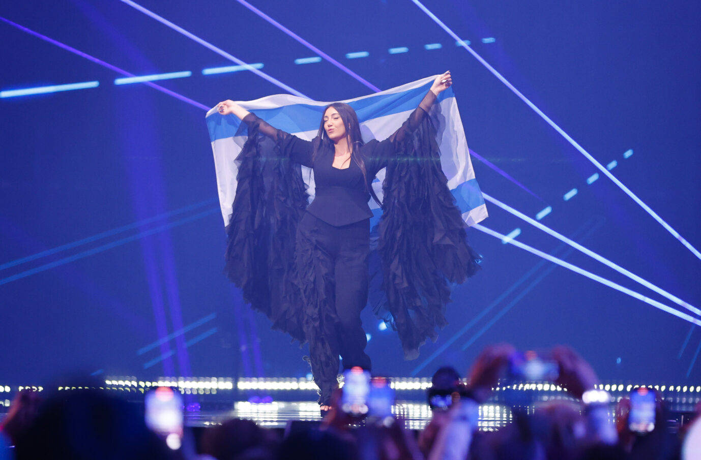 Beim Publikum kam der Beitrag aus Israel 2025 gut an. Politisch sorgt die Teilnahme des Landes für Spannungen. Foto: picture alliance / Mandoga Media | MANDOGA MEDIA