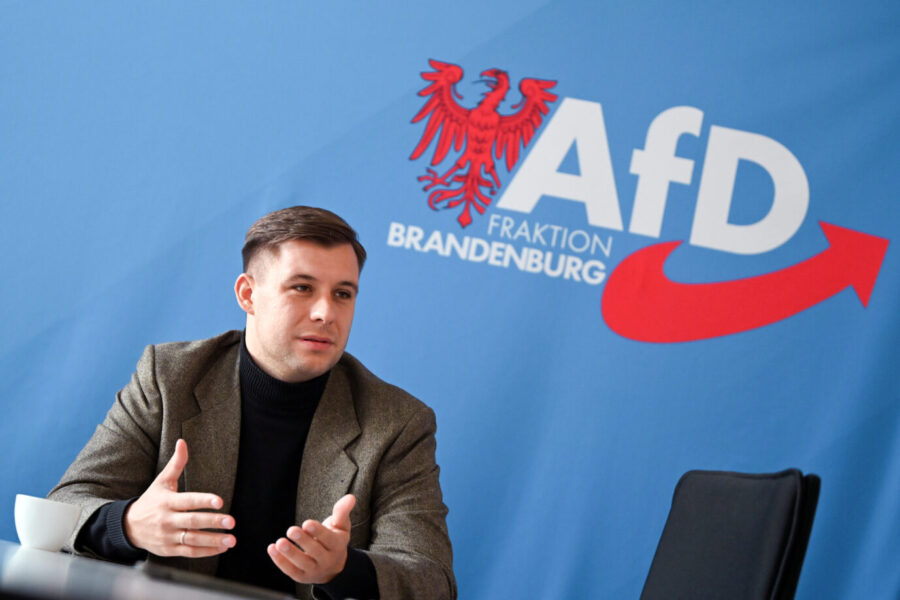 Spricht exklusiv mit der JF über die Gewalt durch junge Migranten an einer Cottbusser Grundschule: Jean-Pascal Hohm (AfD), Landtagsabgeordneter Brandenburg. Foto: picture alliance/dpa | Lilli Förter