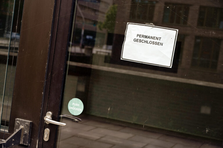 Firmensterben: Gerade junge Firmen müssen häufig Insolvenz anmelden (Symbolbild).