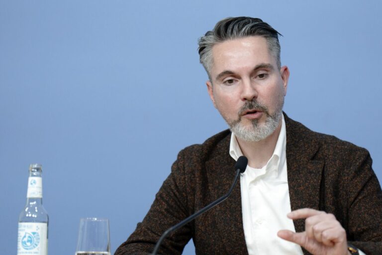 Voraussichtlicher BSW-Bundesvorsitzender, Fabio De Masi: Sieht „große politische Unterschiede“ zwischen seiner Partei und der AfD. (Themenbild)