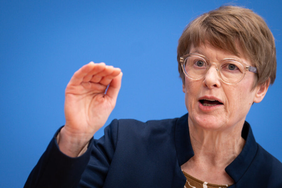 Stellt der Wirtschaftspolitik der Bundesregierung kein gutes Zeugnis aus: Wirtschaftsweise Veronika Grimm. Foto: picture alliance / Flashpic | Jens Krick