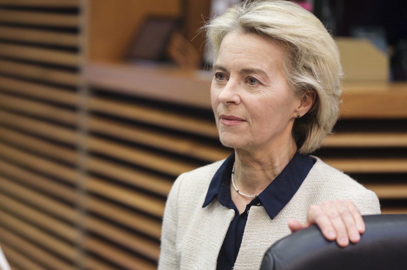 23 Prozent mehr seit 2022 Von der Leyen erhöht sich ihr Gehalt erneut massiv