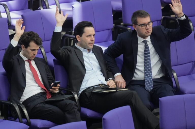 Junge Gruppe: Carl-Philipp Sassenrath, Johannes Winkel und Sebastian Schmidt sollen den Weg für das Rentenpaket freimachen.